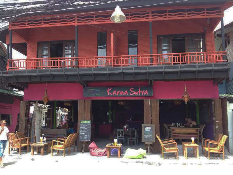 photo 10 location de maison sur koh samui thailande et son bar restaurant FranÃ§ais ThaÃ¯landais Karma Soutra avec Laurent et Simon.